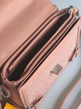 Bolsa Maleta com Alça de Mão e Transversal Bege
