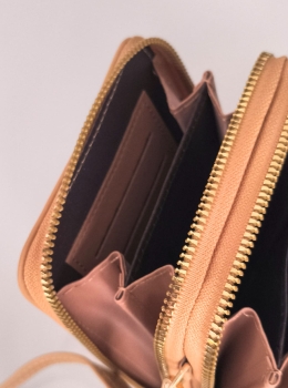 Bolsa Transversal Compacta Feminina – Cor Caramelo | 3 Compartimentos com Zíper