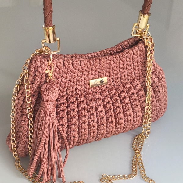 Bolsa Feminina em Crochê com Alça de Mão e de corrente